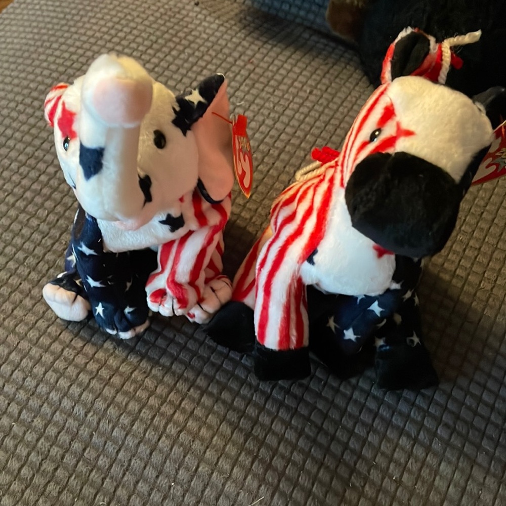 Lefty and Righty Ty Beanie Babies